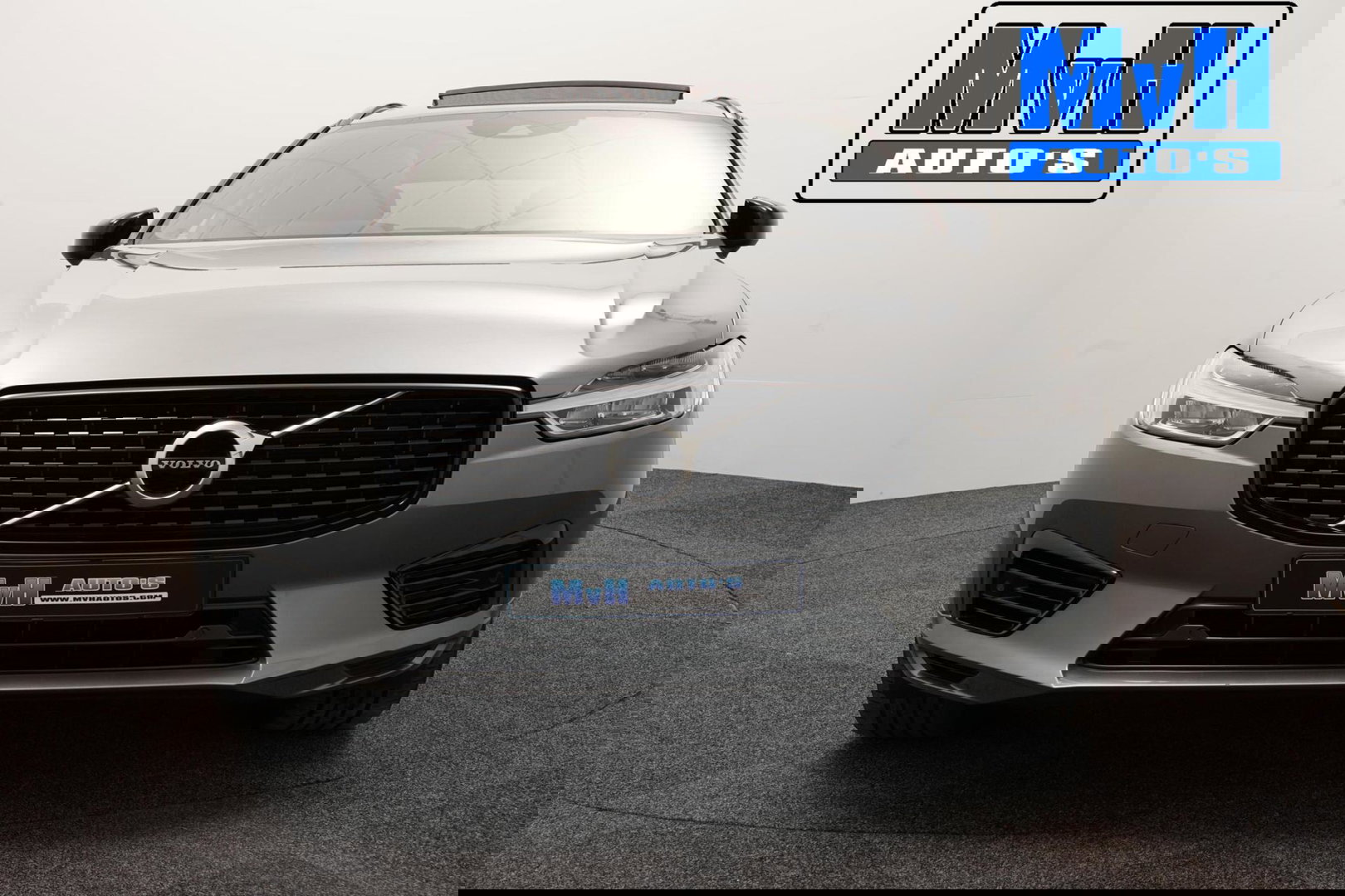 Volvo XC60 2.0 Recharge T6 AWD R-Design|PANO|H/K AUDIO|TREKH