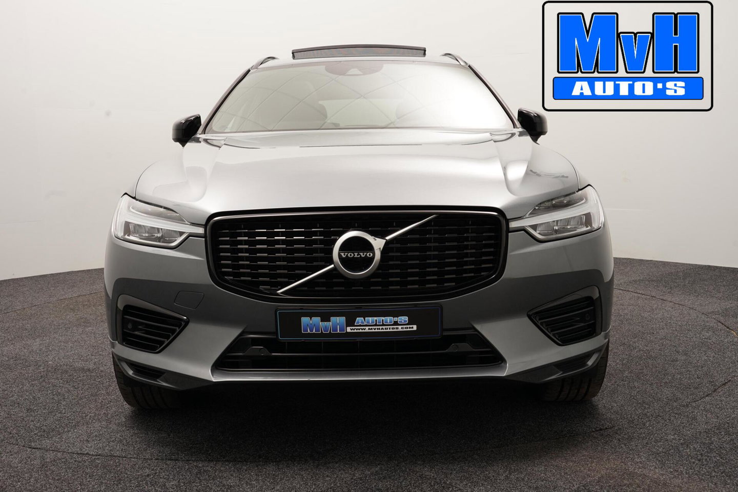 Volvo XC60 2.0 Recharge T6 AWD R-Design|PANO|H/K AUDIO|TREKH