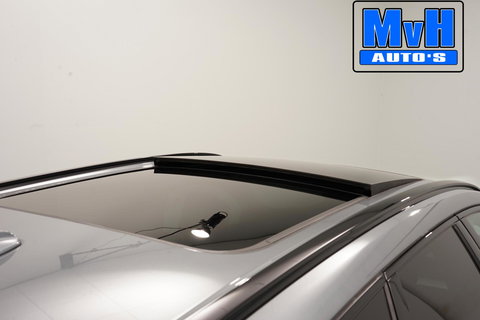 Volvo XC60 2.0 Recharge T6 AWD R-Design|PANO|H/K AUDIO|TREKH