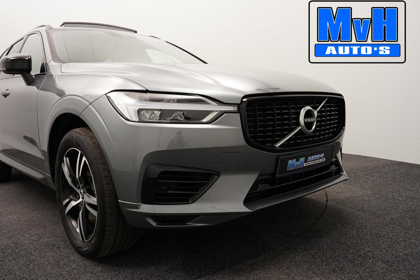 Volvo XC60 2.0 Recharge T6 AWD R-Design|PANO|H/K AUDIO|TREKH