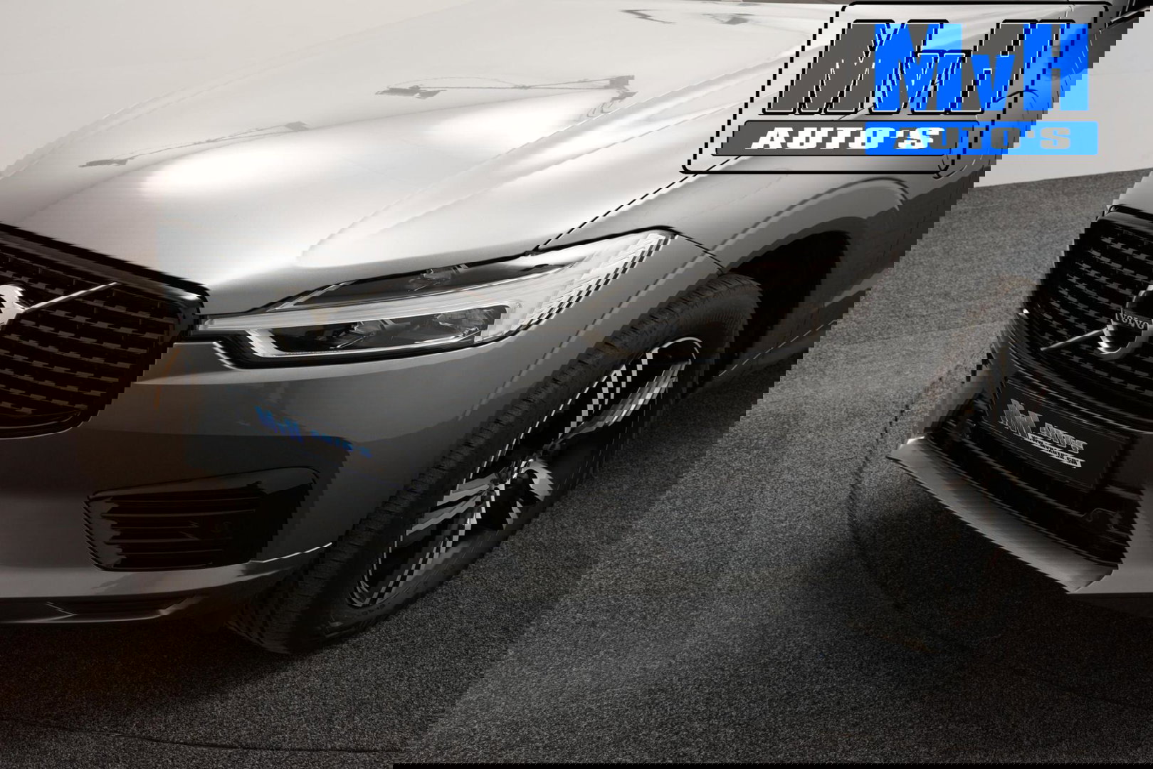 Volvo XC60 2.0 Recharge T6 AWD R-Design|PANO|H/K AUDIO|TREKH