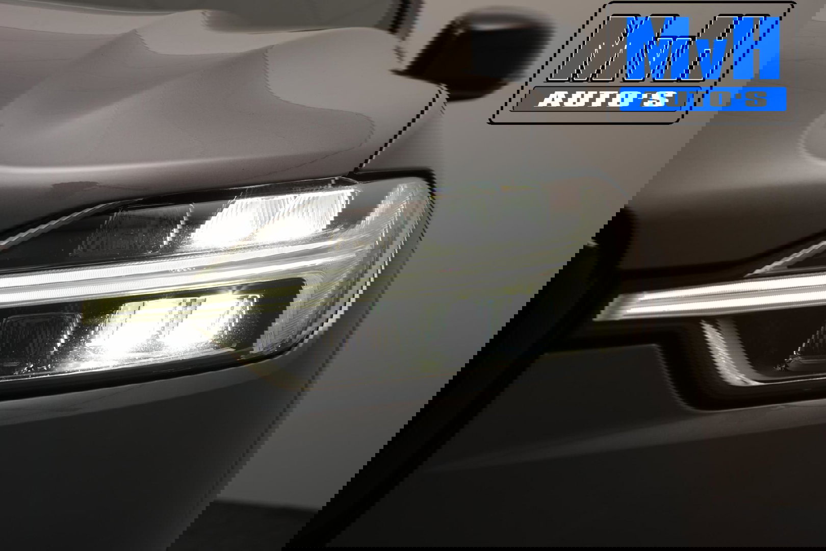 Volvo XC60 2.0 Recharge T6 AWD R-Design|PANO|H/K AUDIO|TREKH