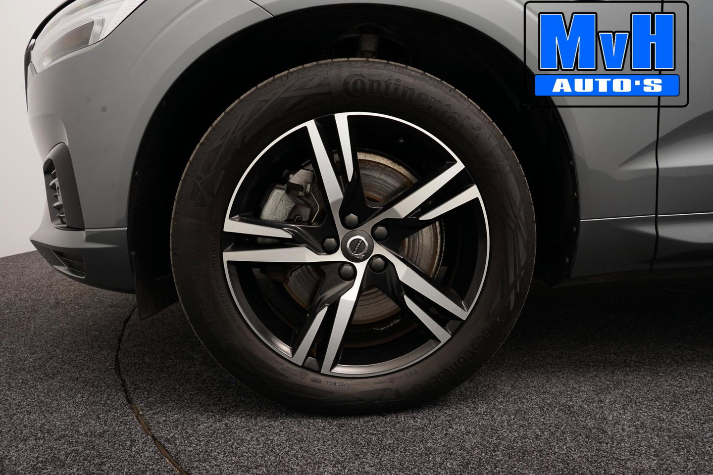 Volvo XC60 2.0 Recharge T6 AWD R-Design|PANO|H/K AUDIO|TREKH