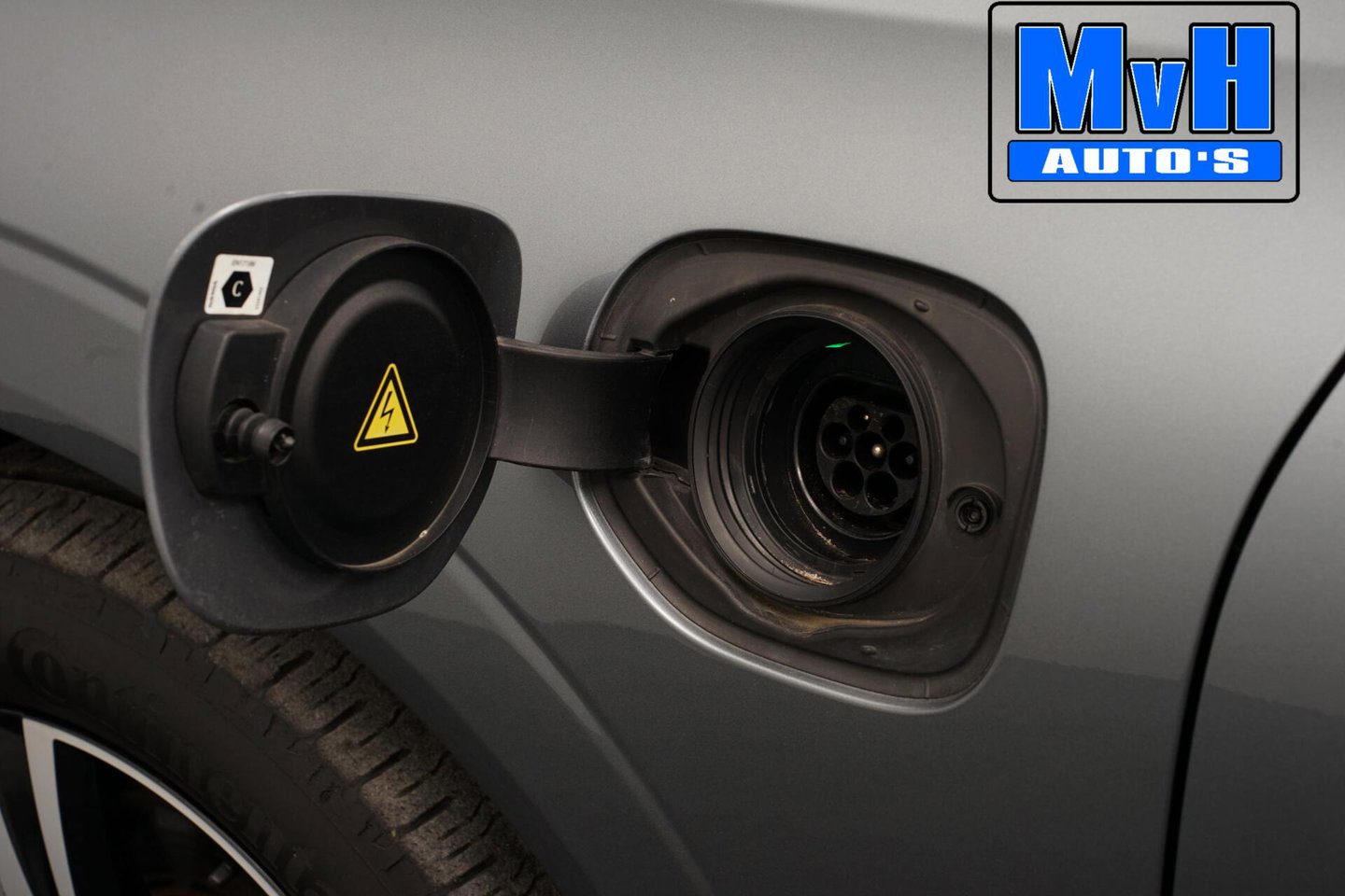 Volvo XC60 2.0 Recharge T6 AWD R-Design|PANO|H/K AUDIO|TREKH