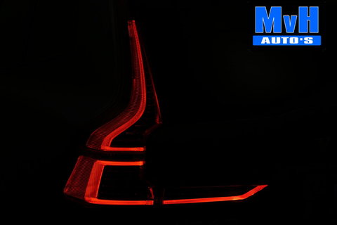 Volvo XC60 2.0 Recharge T6 AWD R-Design|PANO|H/K AUDIO|TREKH