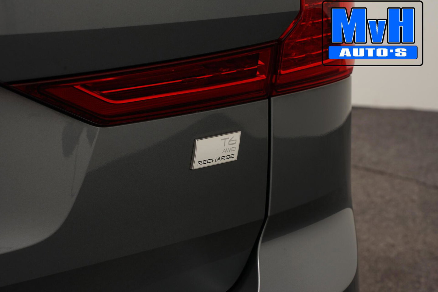 Volvo XC60 2.0 Recharge T6 AWD R-Design|PANO|H/K AUDIO|TREKH