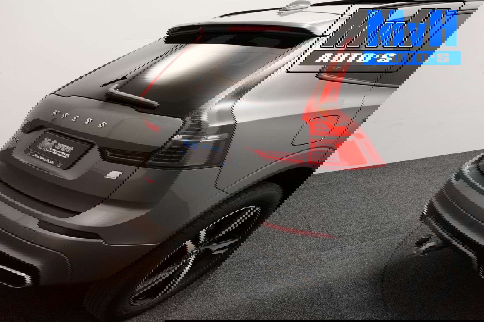 Volvo XC60 2.0 Recharge T6 AWD R-Design|PANO|H/K AUDIO|TREKH