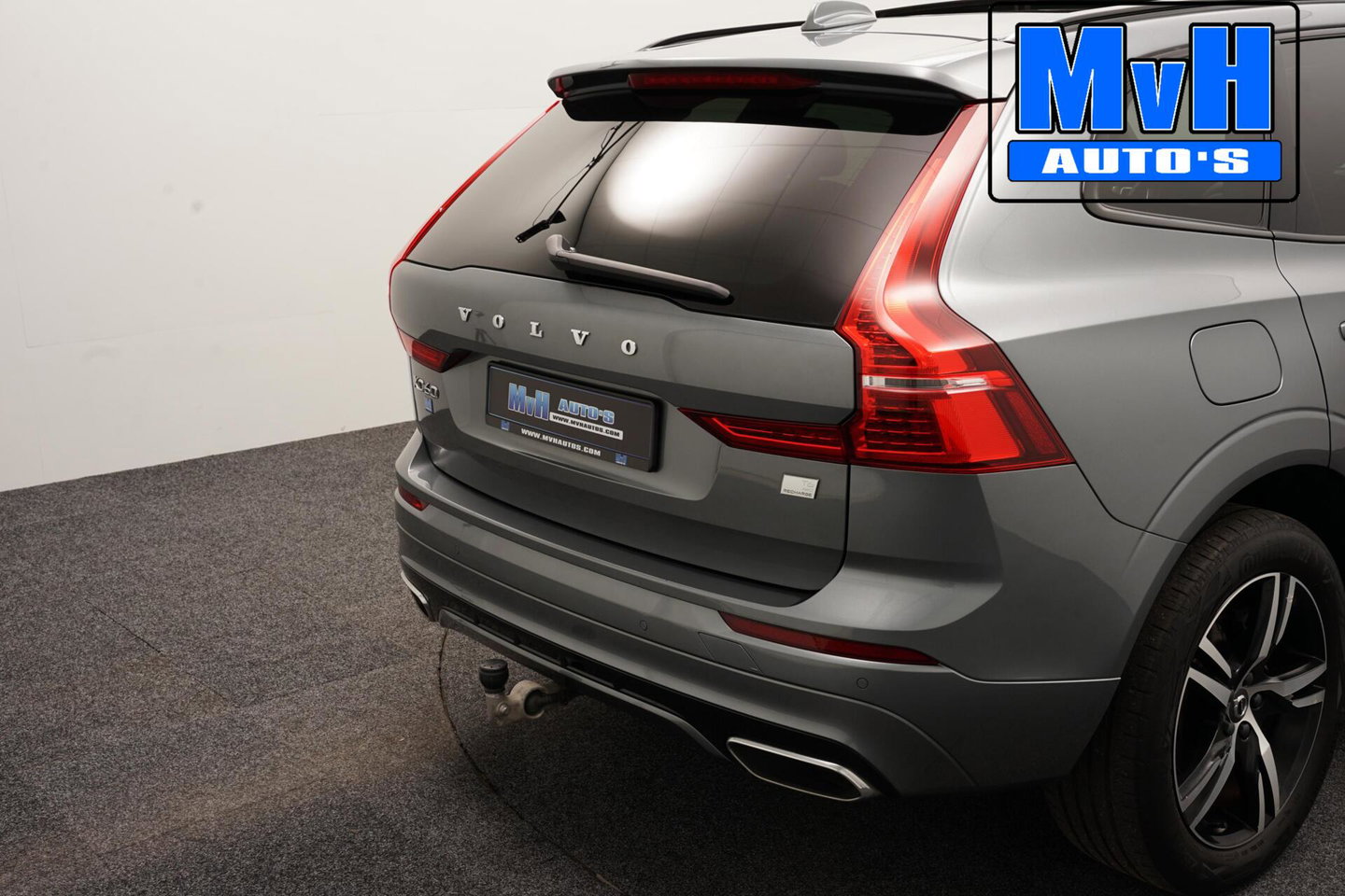Volvo XC60 2.0 Recharge T6 AWD R-Design|PANO|H/K AUDIO|TREKH