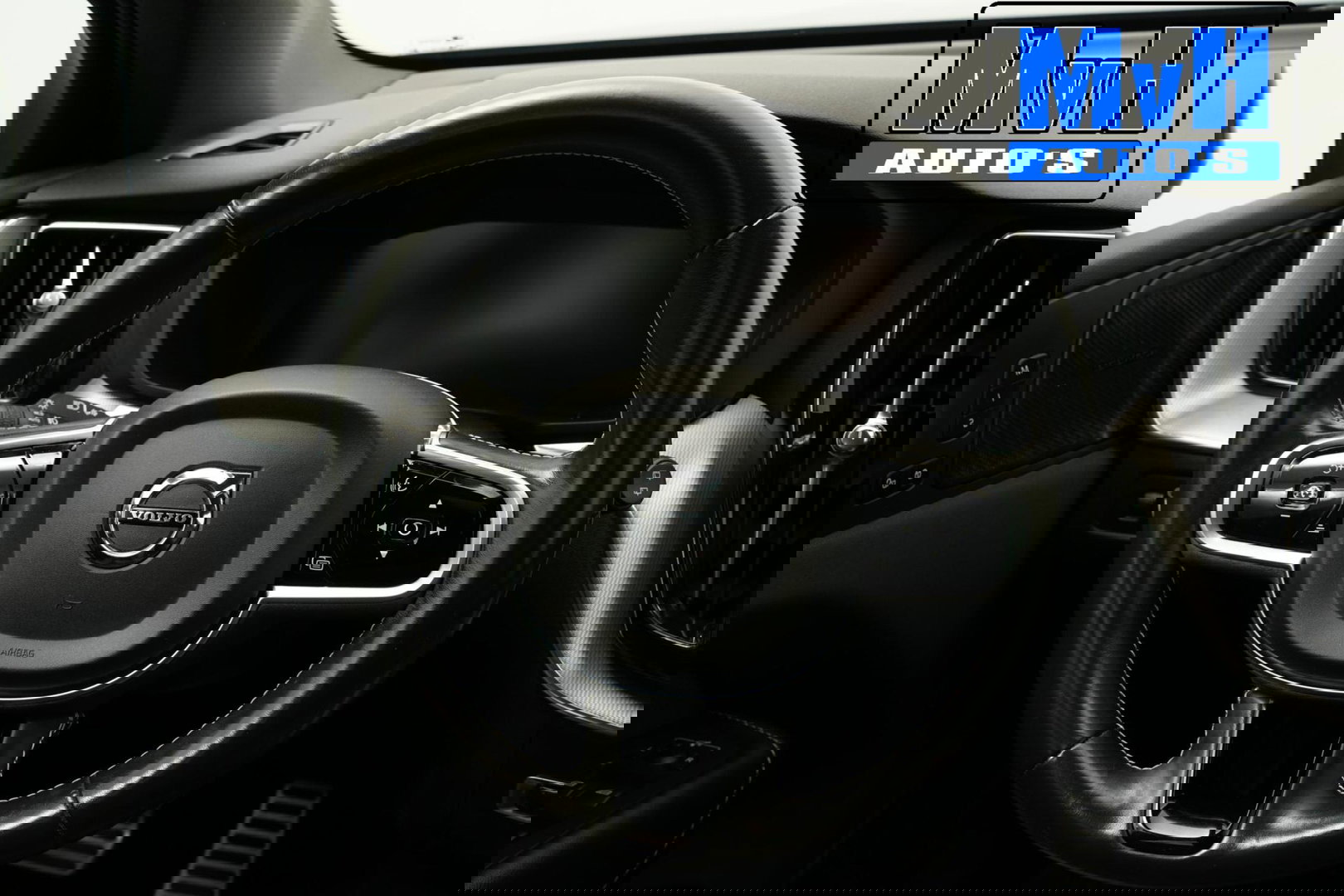 Volvo XC60 2.0 Recharge T6 AWD R-Design|PANO|H/K AUDIO|TREKH