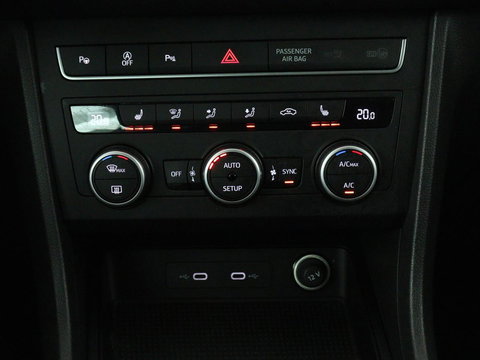 SEAT Ateca 1.0 TSI Style Business Intense | Stoel & Stuurverwarming | Cruise Control | Camera | Navigatie | Carplay | LED