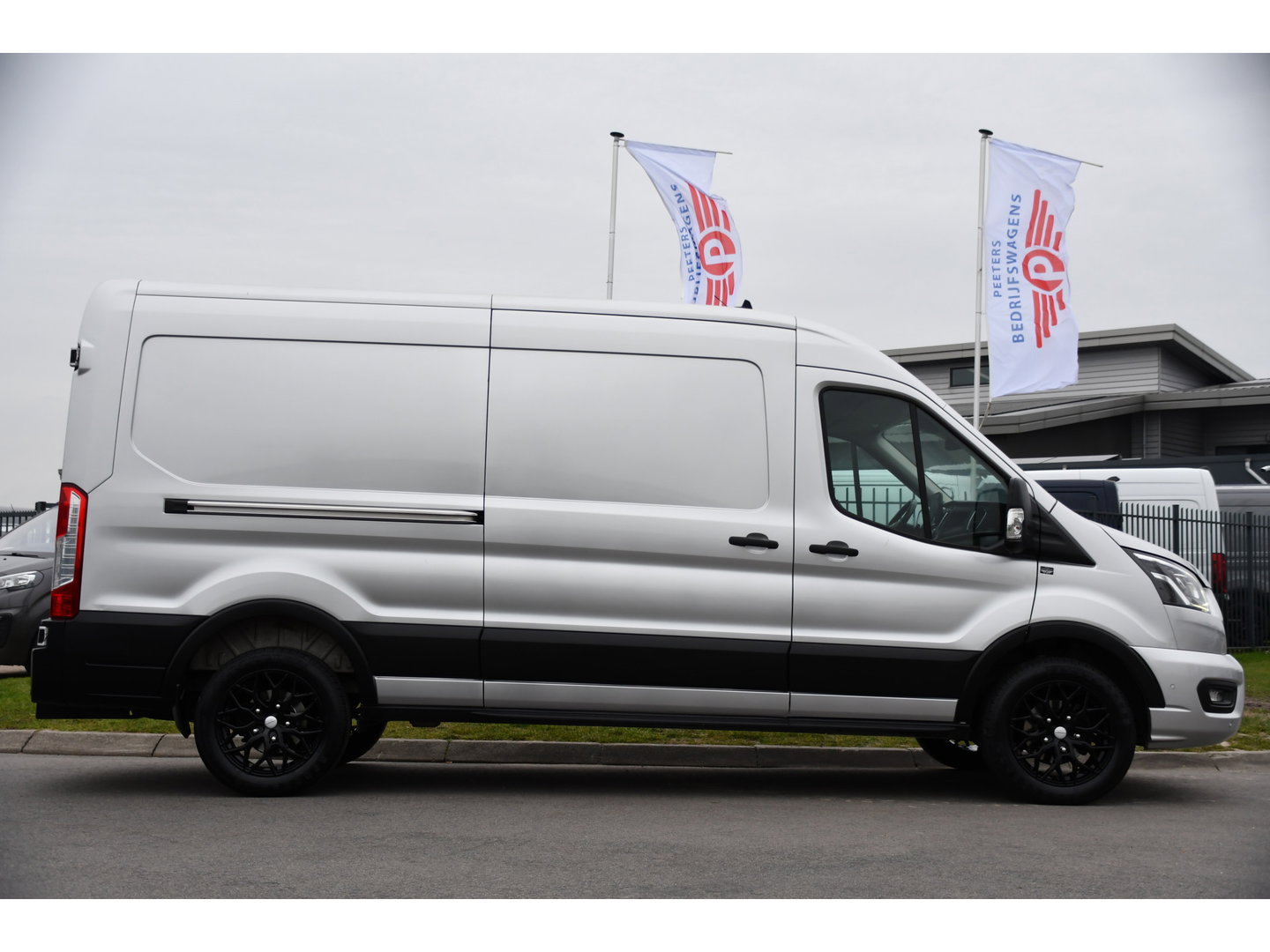 Ford Transit 350 2.0 TDCI L3H2 Limited PB Edition Camera, Cruise, Carplay, LED, Trekhaak, Stoelverwarming, 185pk, NAVI, Uniek!