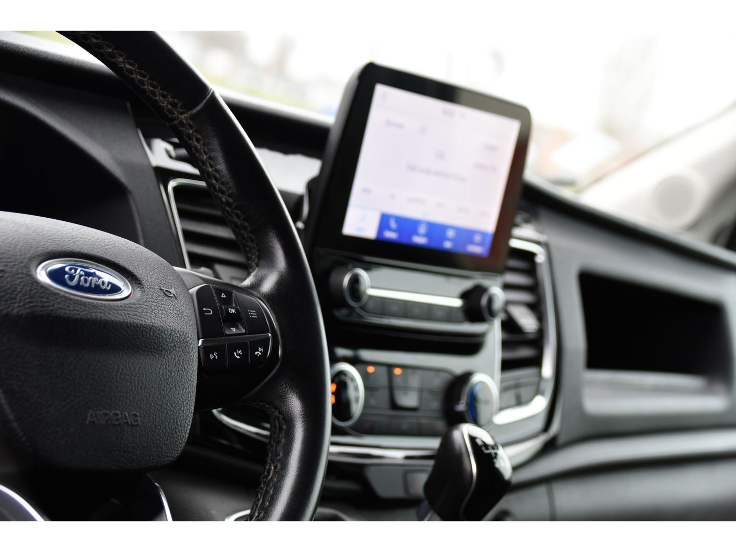 Ford Transit 350 2.0 TDCI L3H2 Limited PB Edition Camera, Cruise, Carplay, LED, Trekhaak, Stoelverwarming, 185pk, NAVI, Uniek!