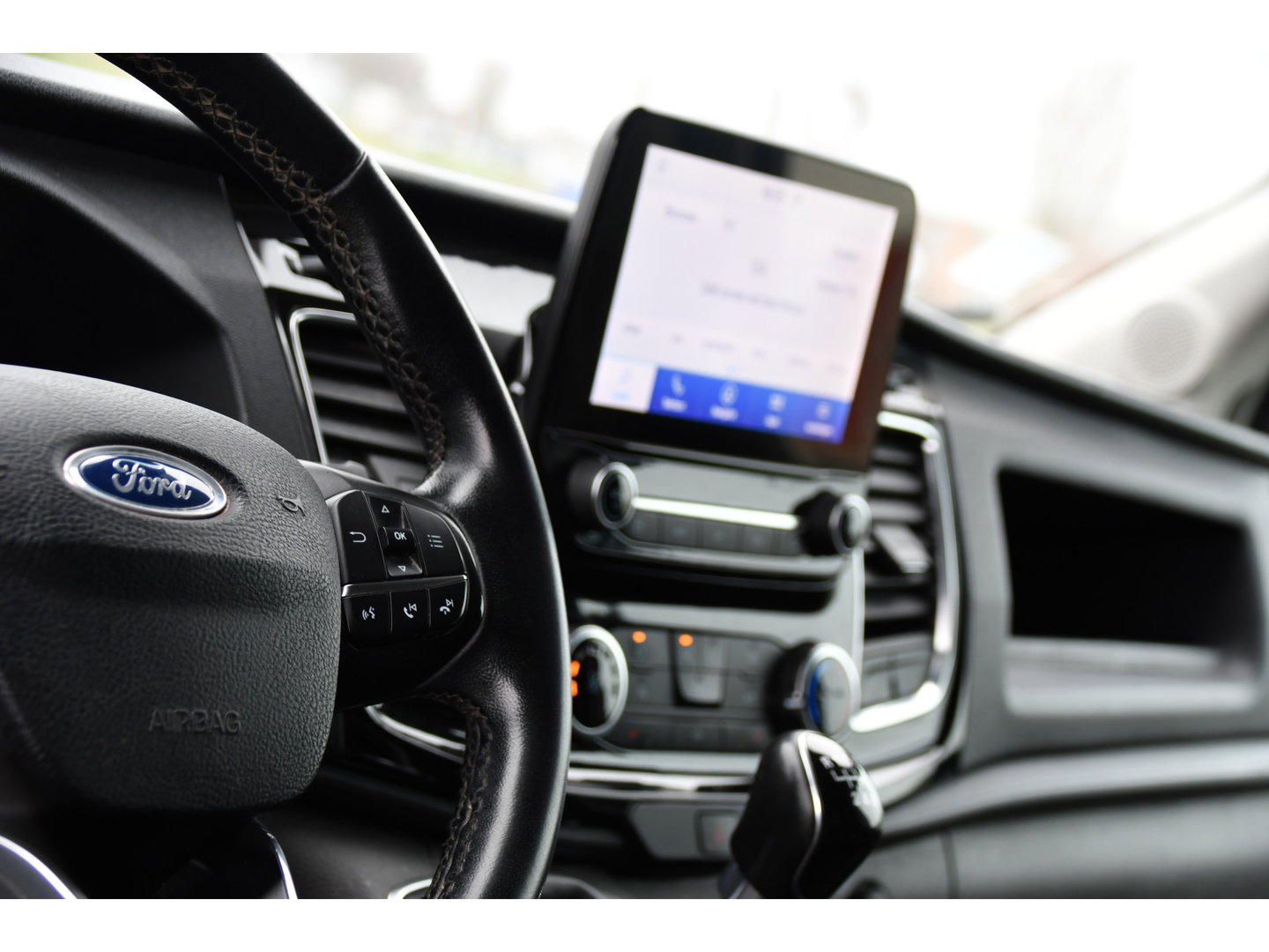 Ford Transit 350 2.0 TDCI L3H2 Limited PB Edition Camera, Cruise, Carplay, LED, Trekhaak, Stoelverwarming, 185pk, NAVI, Uniek!