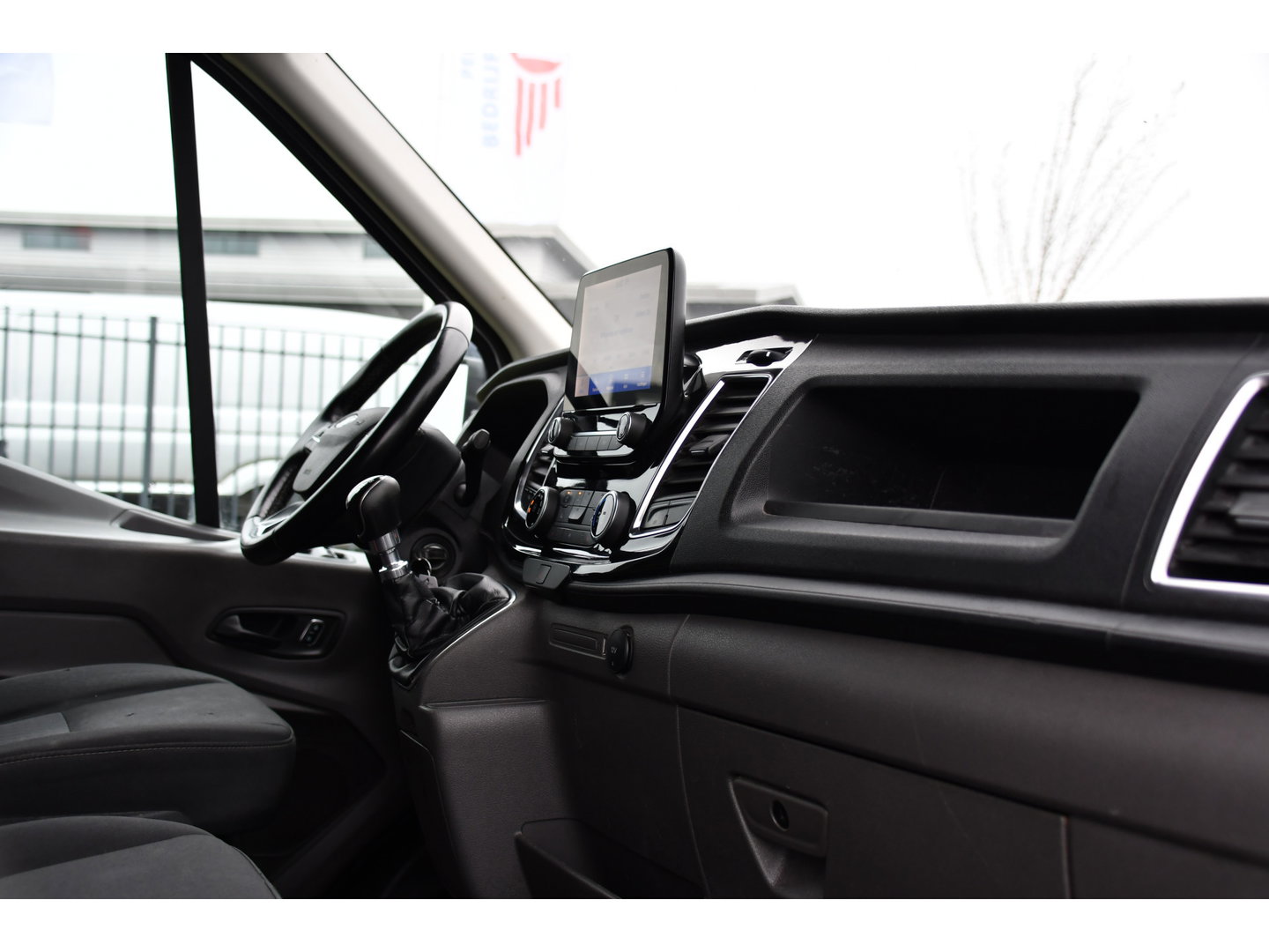 Ford Transit 350 2.0 TDCI L3H2 Limited PB Edition Camera, Cruise, Carplay, LED, Trekhaak, Stoelverwarming, 185pk, NAVI, Uniek!