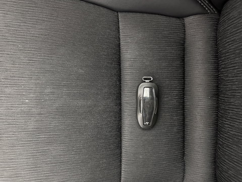 Tesla Model S 75D Base [ 3-Fase-17kW ] Aut. *PANO-WINDOW | LEATHER-FABRIC | AIR-SUSPENION | FULL-LED | NAVI-FULLMAP | KEYLESS | MEMORY-PACK | HEATED-COMFORTSEATS | DIGI-COCKPIT | CARBON-INLAY | AUTO-PILOT | 21"ALU*