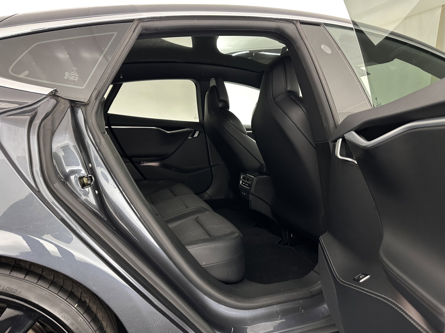 Tesla Model S 75D Base [ 3-Fase-17kW ] Aut. *PANO-WINDOW | LEATHER-FABRIC | AIR-SUSPENION | FULL-LED | NAVI-FULLMAP | KEYLESS | MEMORY-PACK | HEATED-COMFORTSEATS | DIGI-COCKPIT | CARBON-INLAY | AUTO-PILOT | 21"ALU*