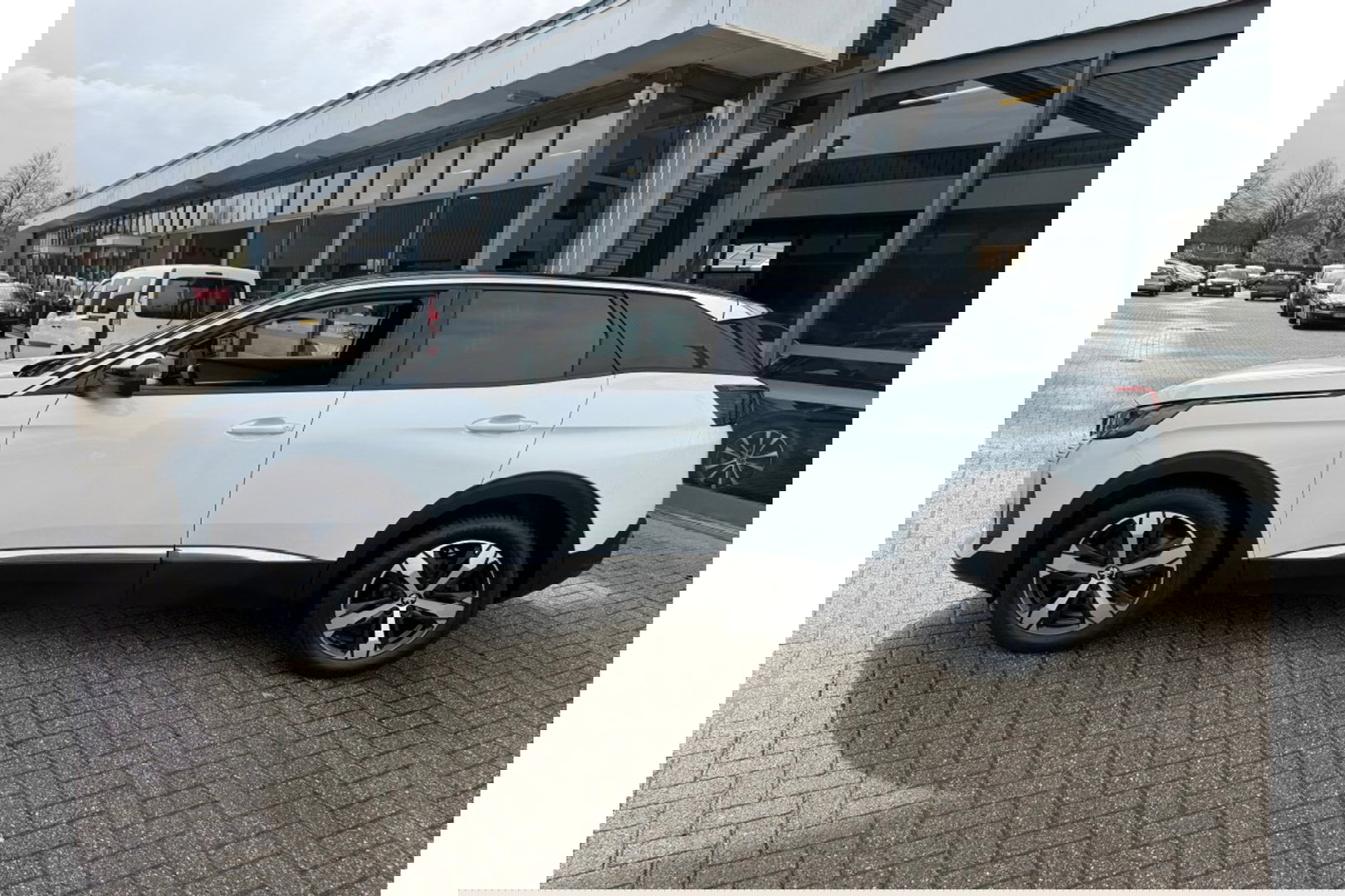 Peugeot 3008 1.2 PURETECH ALLUREPACK AUTOMAAT 130PK AIRCO NAVI PDC-CAMERA