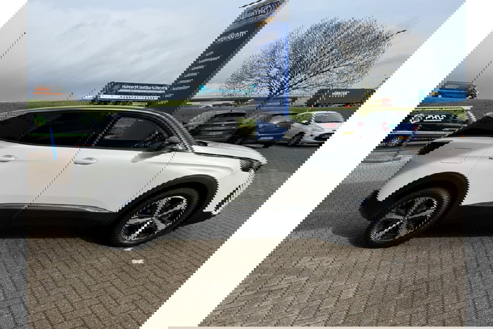 Peugeot 3008 1.2 PURETECH ALLUREPACK AUTOMAAT 130PK AIRCO NAVI PDC-CAMERA