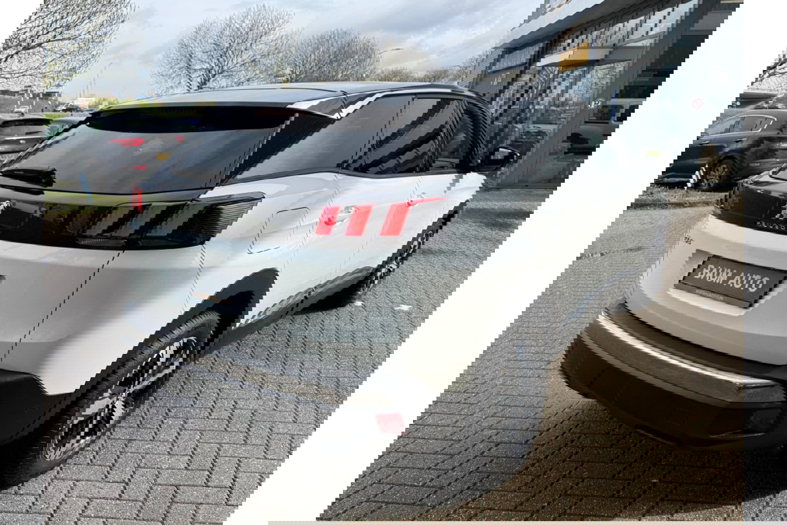 Peugeot 3008 1.2 PURETECH ALLUREPACK AUTOMAAT 130PK AIRCO NAVI PDC-CAMERA