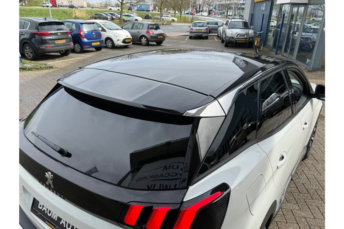 Peugeot 3008 1.2 PURETECH ALLUREPACK AUTOMAAT 130PK AIRCO NAVI PDC-CAMERA