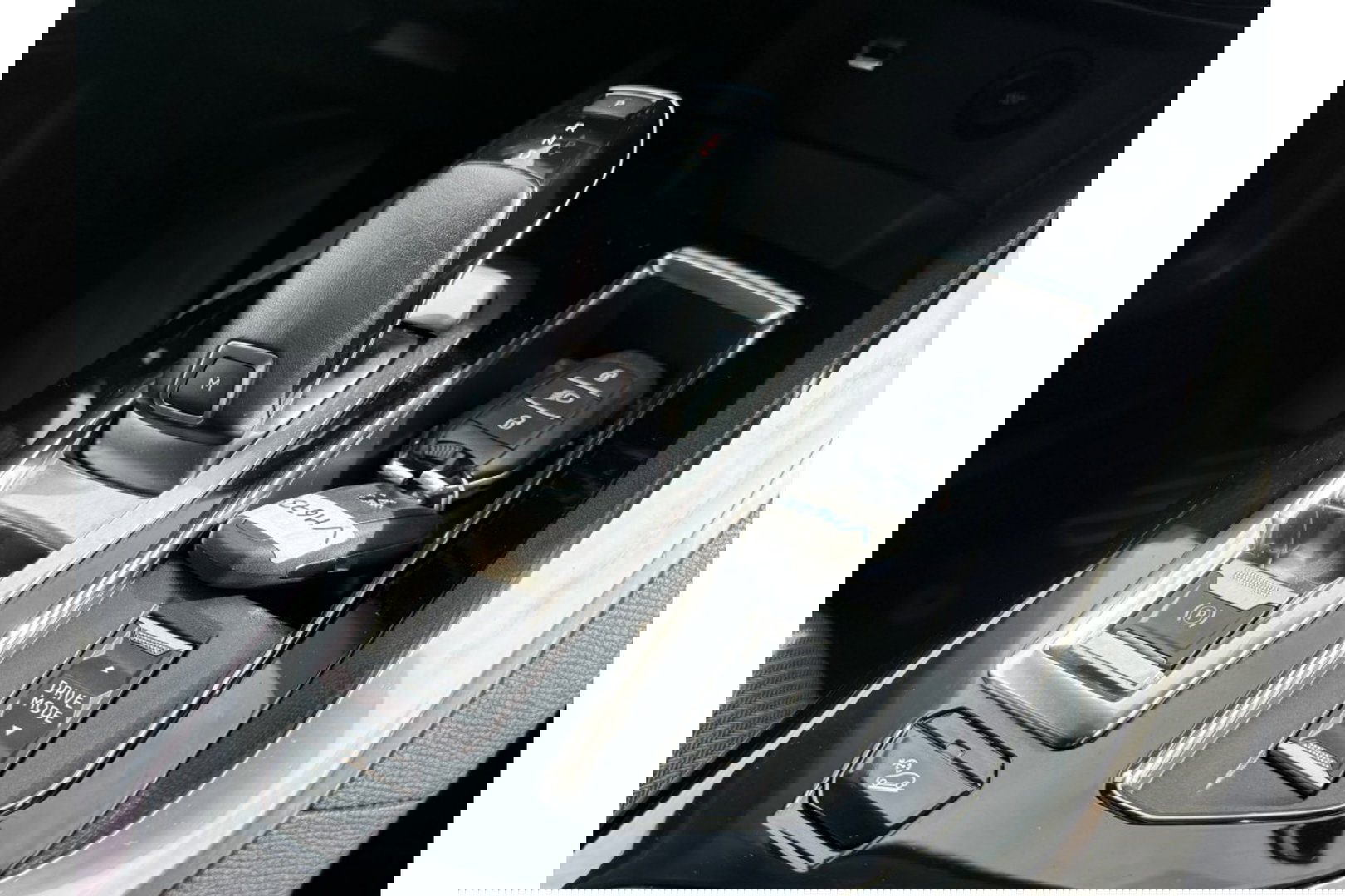 Peugeot 3008 1.2 PURETECH ALLUREPACK AUTOMAAT 130PK AIRCO NAVI PDC-CAMERA