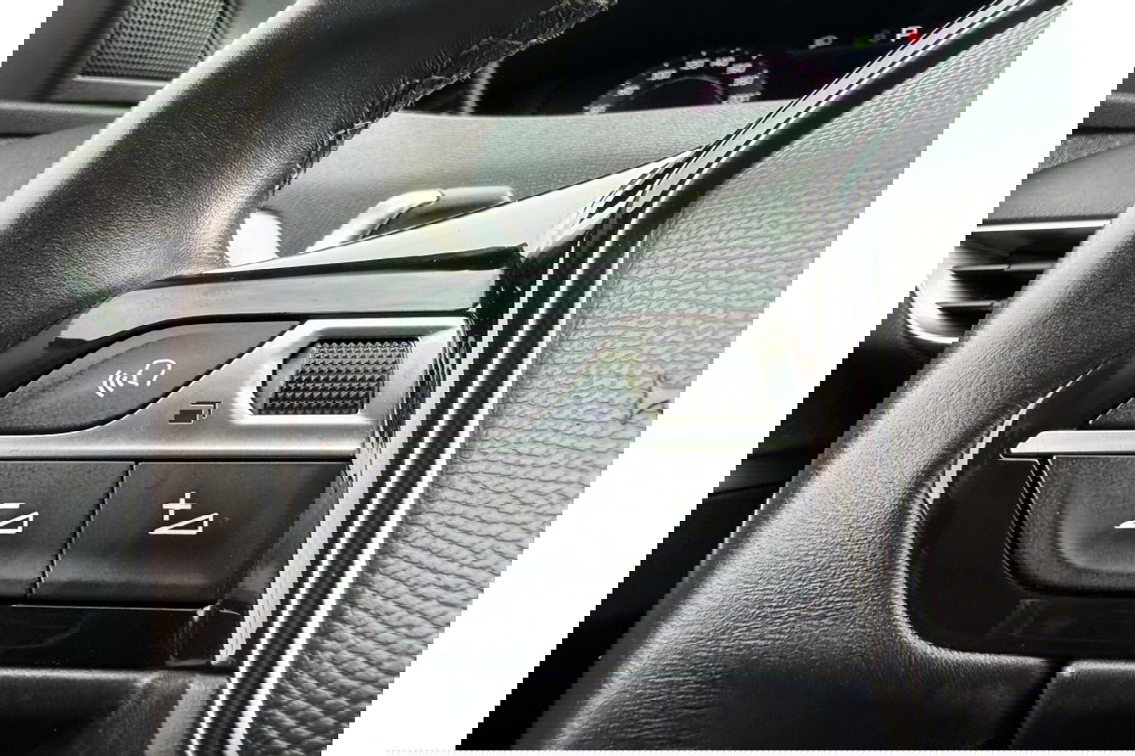 Peugeot 3008 1.2 PURETECH ALLUREPACK AUTOMAAT 130PK AIRCO NAVI PDC-CAMERA