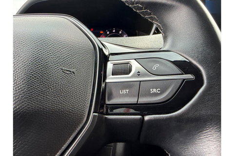 Peugeot 3008 1.2 PURETECH ALLUREPACK AUTOMAAT 130PK AIRCO NAVI PDC-CAMERA