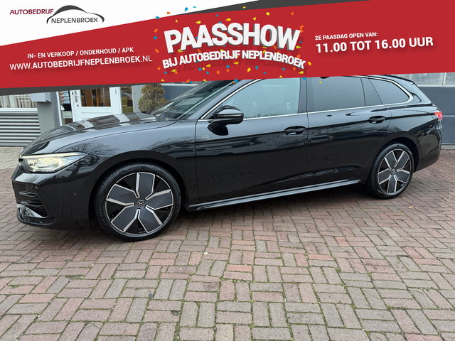 Volkswagen Passat - Variant 1.5 eTSI R-Line Edition 150pk | Pano | IQ.Light | ACC | Ergo active + massage