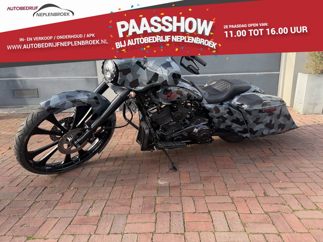 Harley-Davidson Street Glide - 114 FLHXS Special 30 inch extreme bagger Uniek geen tweede van !!