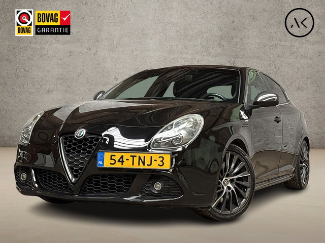 Alfa Romeo Giulietta - 1.7 TBi Quadrifoglio Verde 235Pk (NAVIGATIE, CLIMATE, LEDEREN SPORTSTOELEN, GETINT GLAS, CRUISE, LED KOPLAMPEN, NIEUWE APK, BLUETOOTH, NIEUWSTAAT)