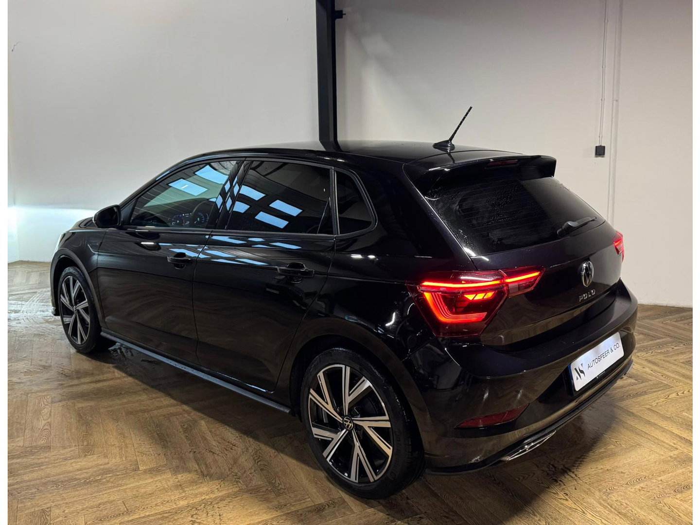 Volkswagen Polo 1.0 TSI R-Line CAM CARPLAY PDC