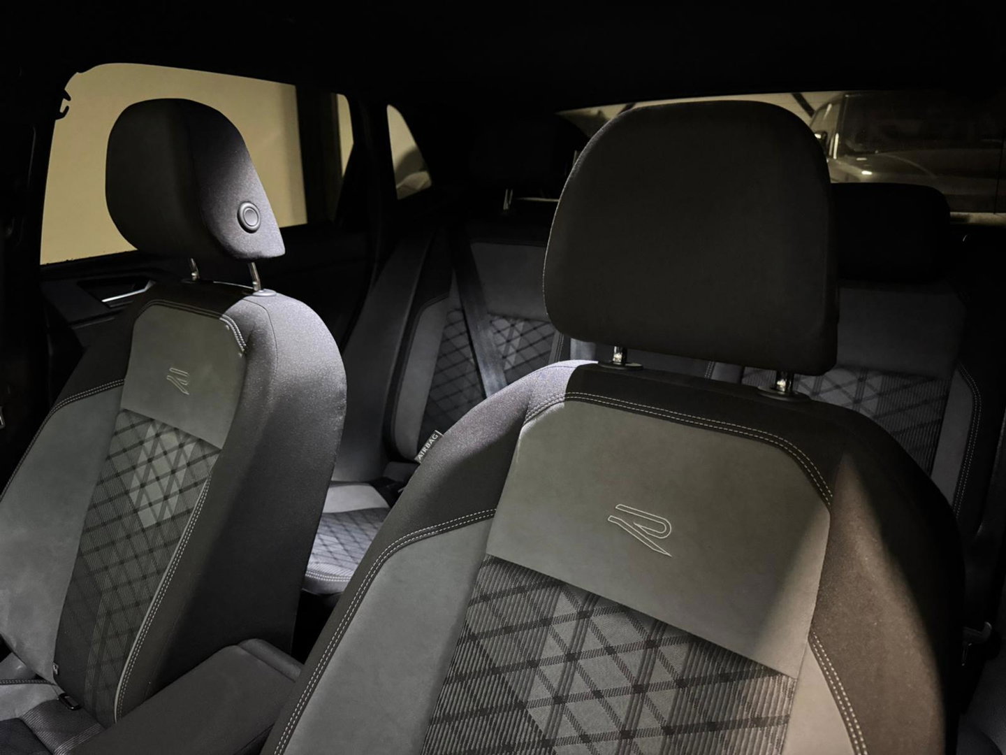 Volkswagen Polo 1.0 TSI R-Line CAM CARPLAY PDC