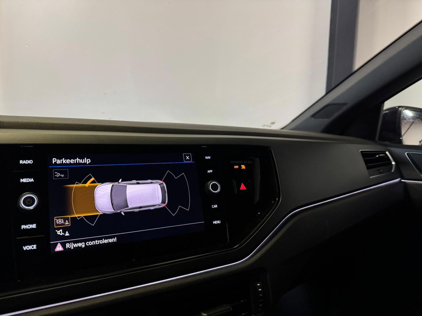 Volkswagen Polo 1.0 TSI R-Line CAM CARPLAY PDC