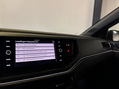 Volkswagen Polo 1.0 TSI R-Line CAM CARPLAY PDC