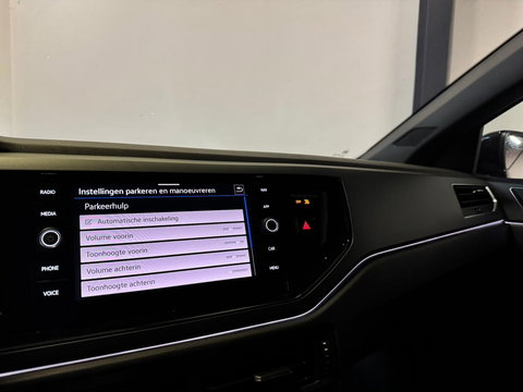 Volkswagen Polo 1.0 TSI R-Line CAM CARPLAY PDC