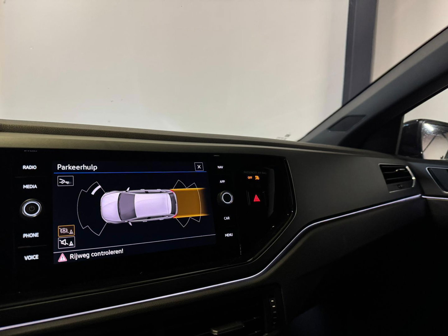 Volkswagen Polo 1.0 TSI R-Line CAM CARPLAY PDC