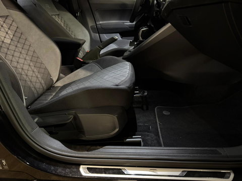 Volkswagen Polo 1.0 TSI R-Line CAM CARPLAY PDC