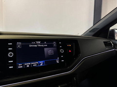 Volkswagen Polo 1.0 TSI R-Line CAM CARPLAY PDC