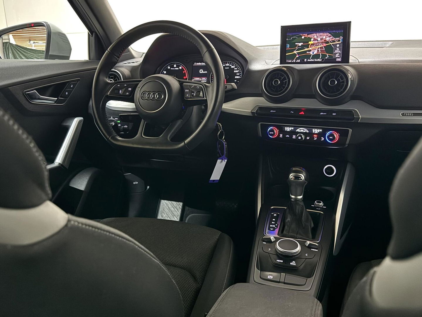 Audi Q2 35 TFSI S-Line Black Edition DSG Navi CarPlay