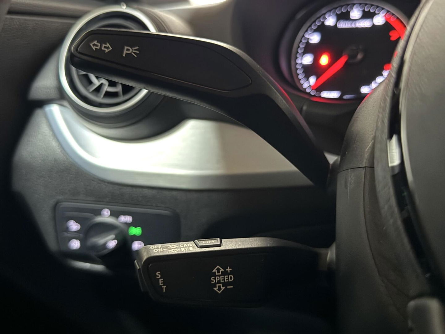 Audi Q2 35 TFSI S-Line Black Edition DSG Navi CarPlay