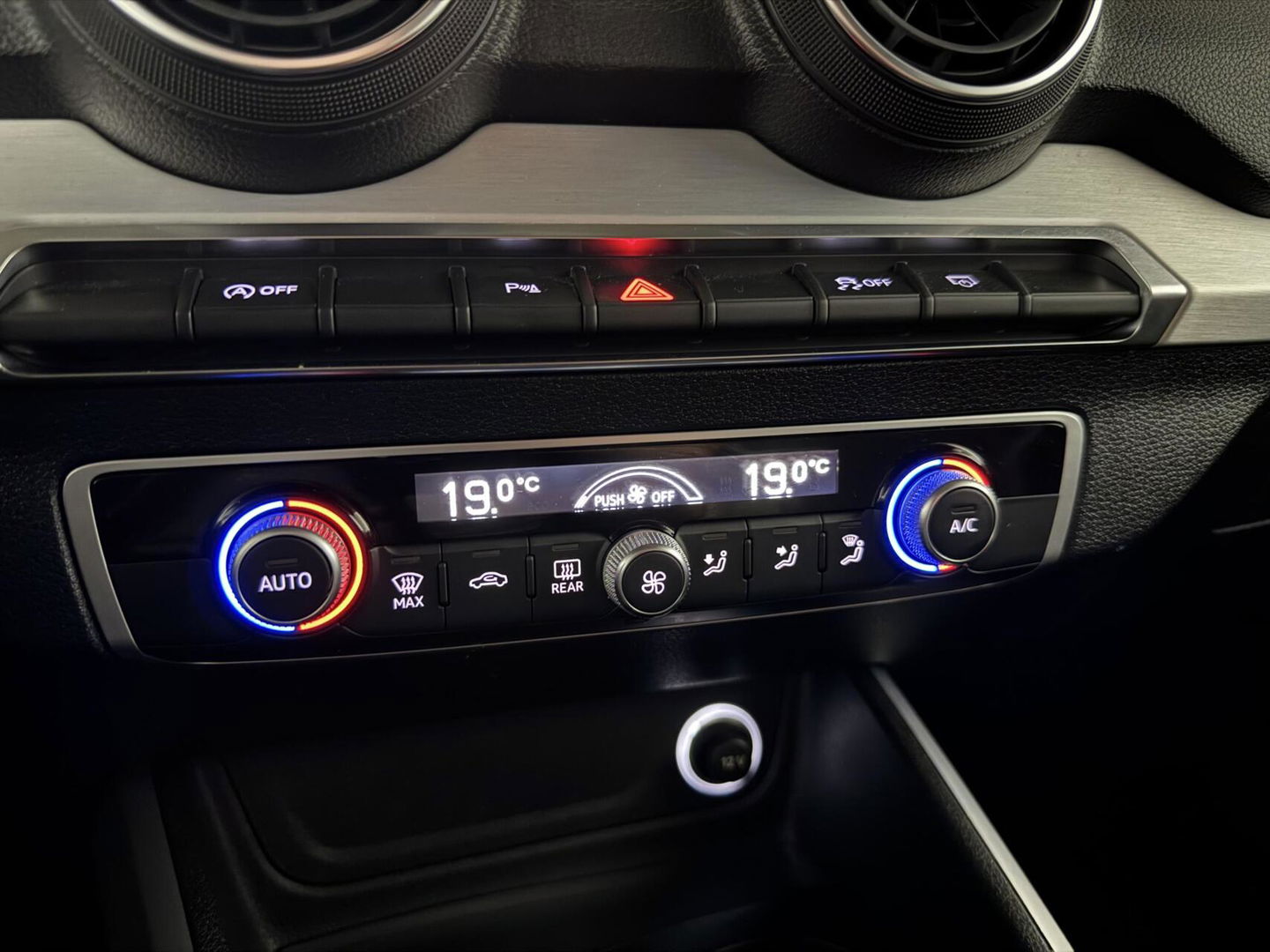 Audi Q2 35 TFSI S-Line Black Edition DSG Navi CarPlay