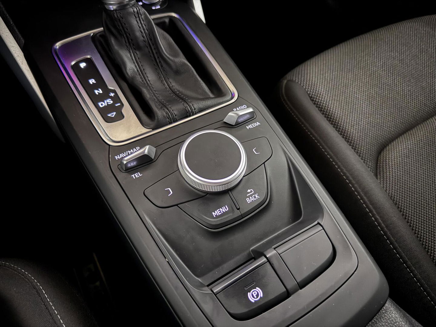 Audi Q2 35 TFSI S-Line Black Edition DSG Navi CarPlay