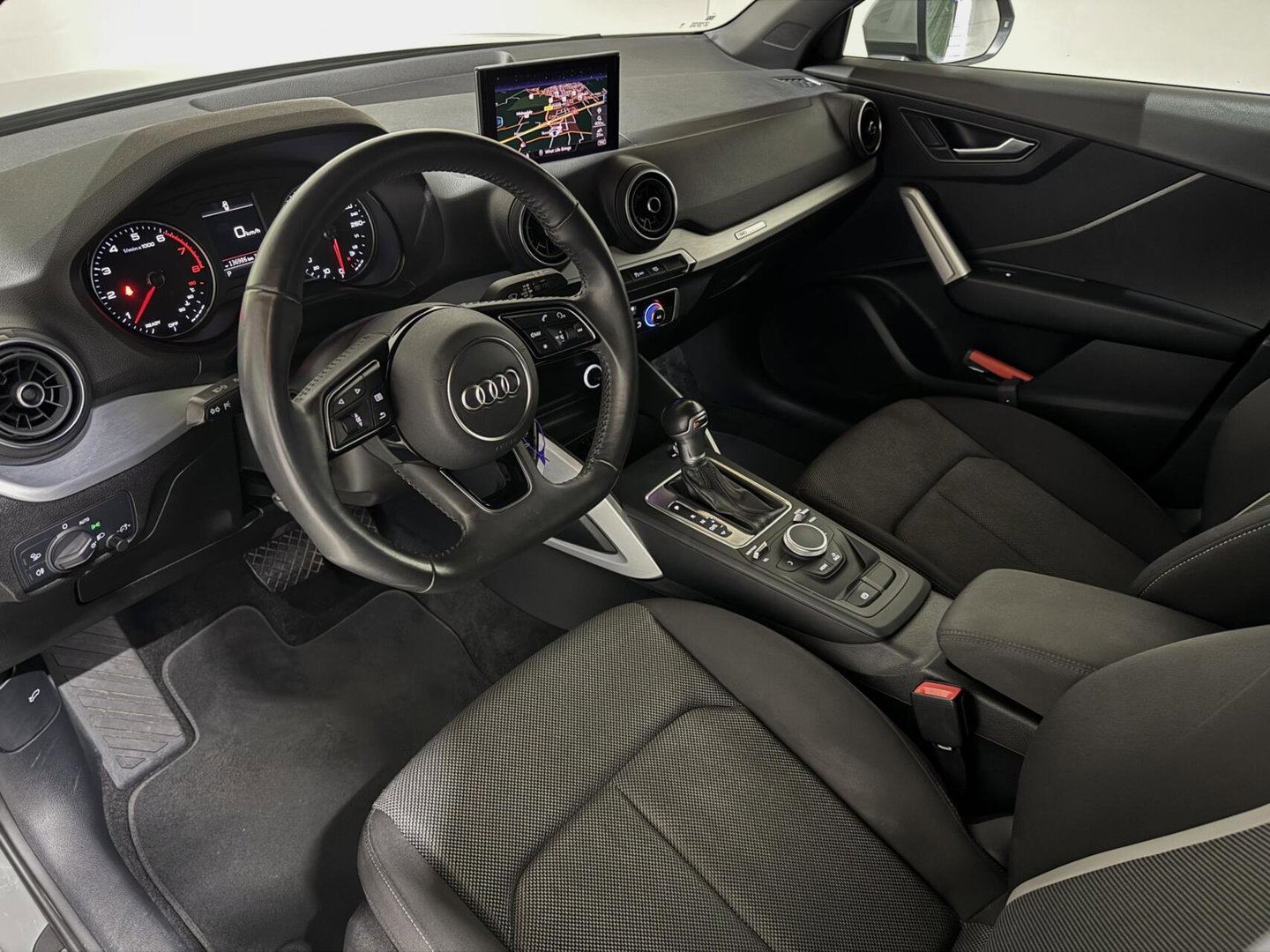 Audi Q2 35 TFSI S-Line Black Edition DSG Navi CarPlay