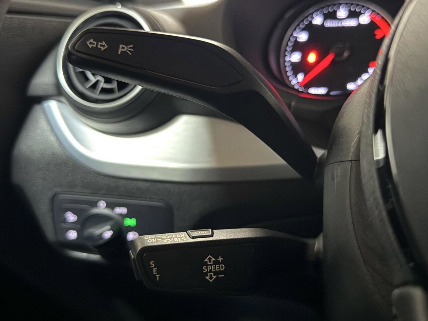 Audi Q2 35 TFSI S-Line Black Edition DSG Navi CarPlay