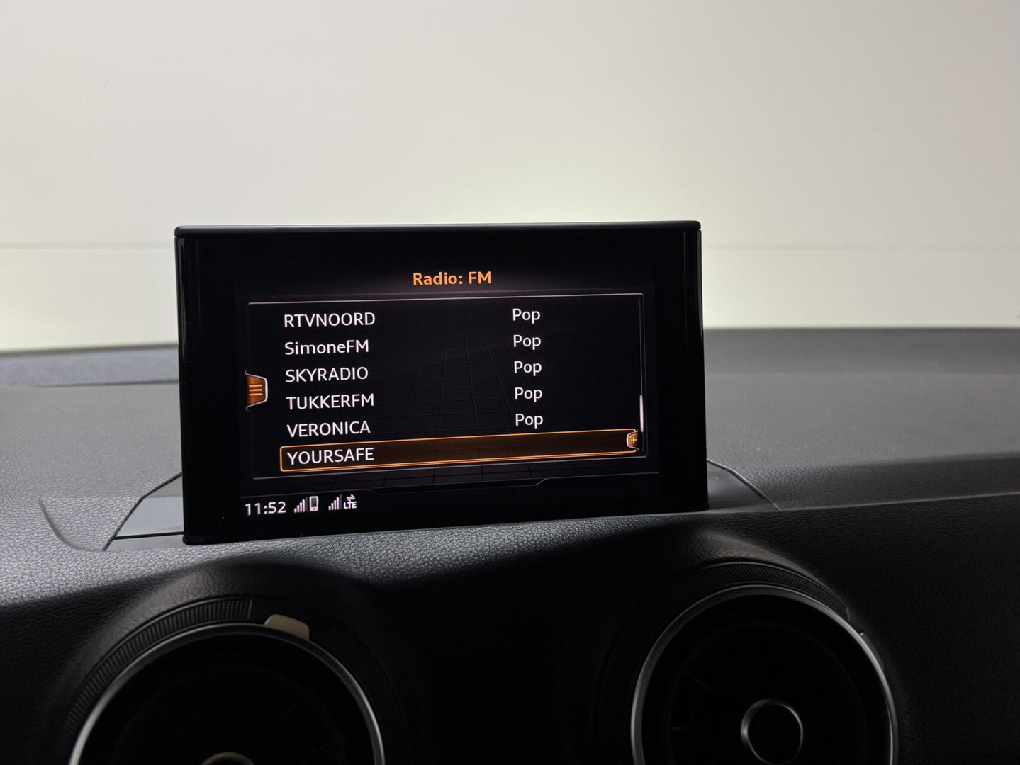 Audi Q2 35 TFSI S-Line Black Edition DSG Navi CarPlay