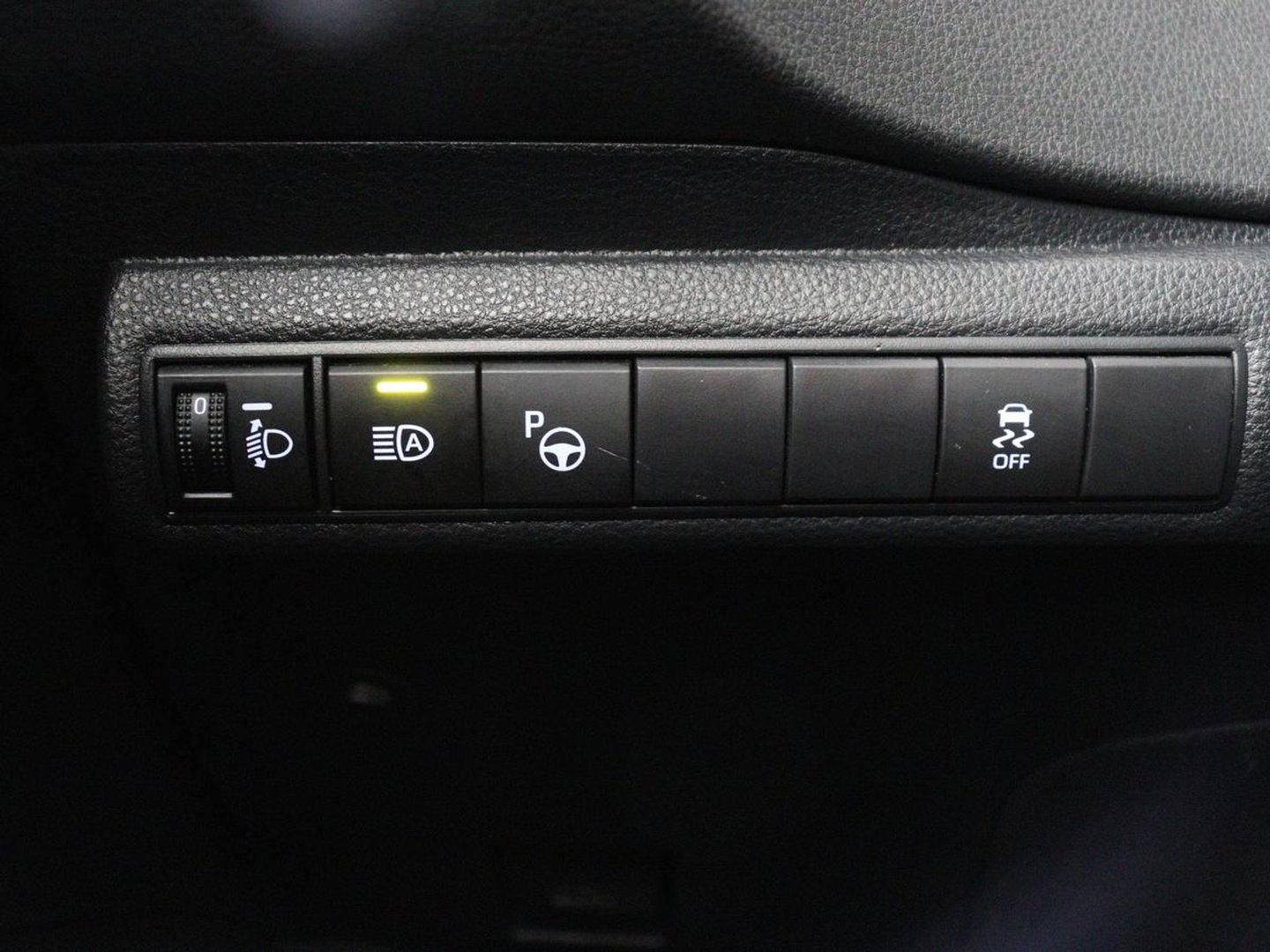 Toyota Corolla Touring Sports 2.0 Hybrid Style | Trekhaak | Stoelverwarming | Cruise Control | Navigatie | Camera | Carplay | Full LED | DAB | Climate control | Head-up