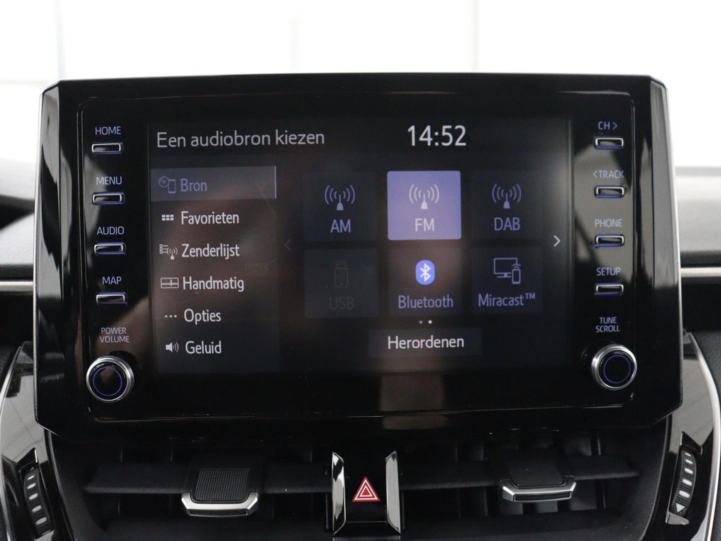 Toyota Corolla Touring Sports 2.0 Hybrid Style | Trekhaak | Stoelverwarming | Cruise Control | Navigatie | Camera | Carplay | Full LED | DAB | Climate control | Head-up