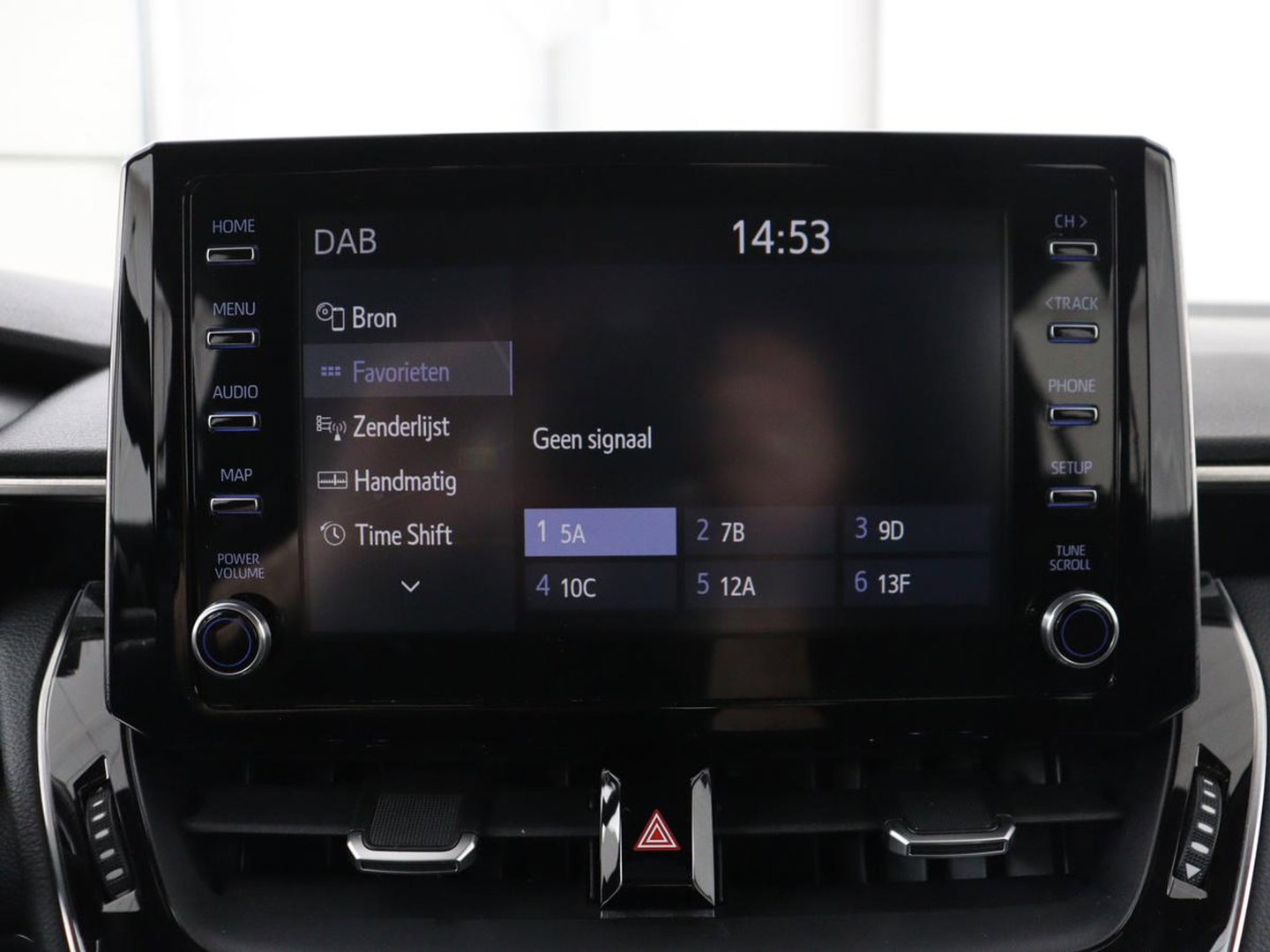 Toyota Corolla Touring Sports 2.0 Hybrid Style | Trekhaak | Stoelverwarming | Cruise Control | Navigatie | Camera | Carplay | Full LED | DAB | Climate control | Head-up