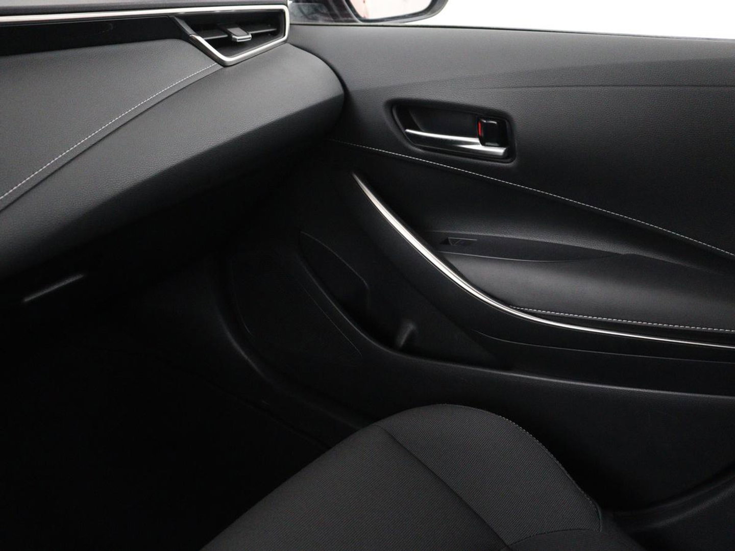 Toyota Corolla Touring Sports 2.0 Hybrid Style | Trekhaak | Stoelverwarming | Cruise Control | Navigatie | Camera | Carplay | Full LED | DAB | Climate control | Head-up