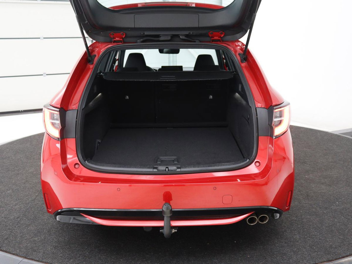 Toyota Corolla Touring Sports 2.0 Hybrid Style | Trekhaak | Stoelverwarming | Cruise Control | Navigatie | Camera | Carplay | Full LED | DAB | Climate control | Head-up